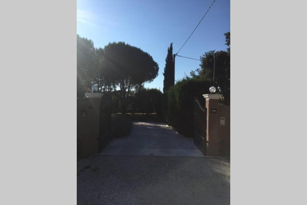 Gite 2 Pieces Au Calme Les Arcs-sur-Argens Экстерьер фото